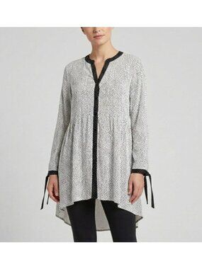 Habitat Size M NEW Black & White Polka Dot Long Sleeve Button Front Tunic Top